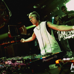 INVADERS_X_ANIVERSARIO_LOGO-100