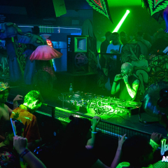 1_INVADERS_ACIDFOREST_logo-302a
