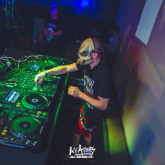 220402_invaders236