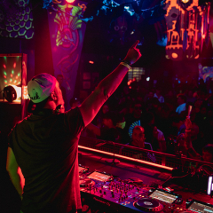 INVADERS_UTOPIA_LOGO-36